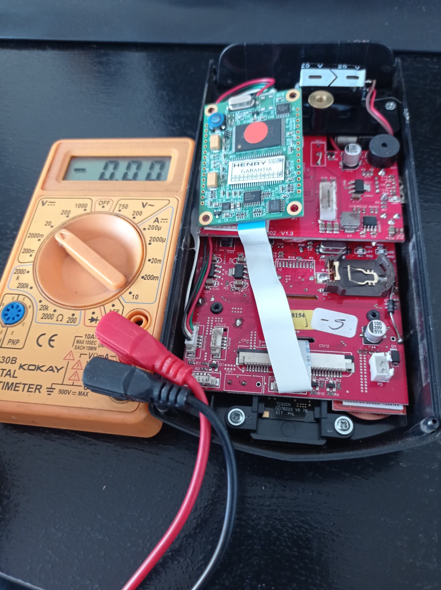 Manutenção técnica em equipamento de controle de ponto